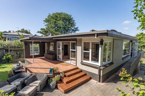 Photo of property in 16 Riverview Terrace, Fairfield, Hamilton, 3214