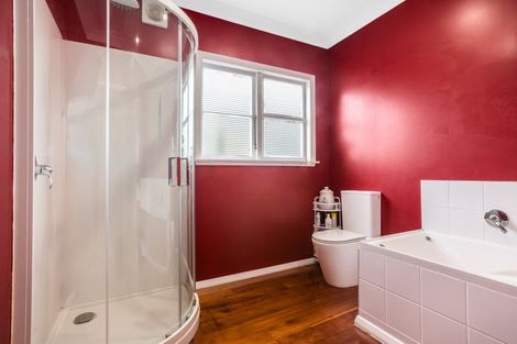 Photo of property in 16 Raroa Terrace, Tawa, Wellington, 5028