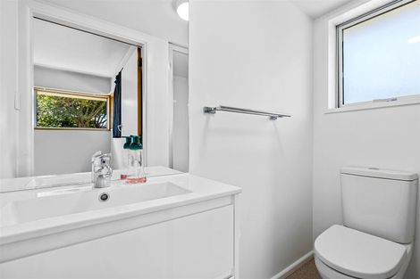 Photo of property in 122 Aorangi Road, Bryndwr, Christchurch, 8053