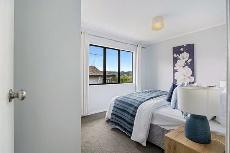 Photo of property in 15a Ngahere Views, Orewa, 0931