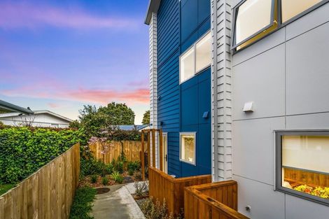 Photo of property in 11/8 Yeovil Road, Te Atatu Peninsula, Auckland, 0610