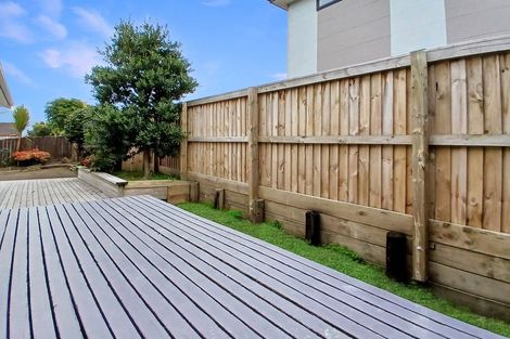 Photo of property in 1/11 Talavera Place, Te Atatu South, Auckland, 0602