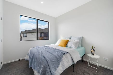 Photo of property in 12 Noble Lane, Pokeno, 2402