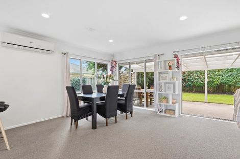 Photo of property in 8 Evergreen Glade, Papamoa Beach, Papamoa, 3118