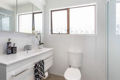 Photo of property in 34a Andrew Street, Waikanae, 5036