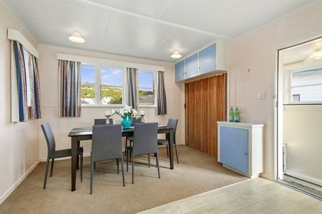 Photo of property in 83 Oxford Street, Tawa, Wellington, 5028