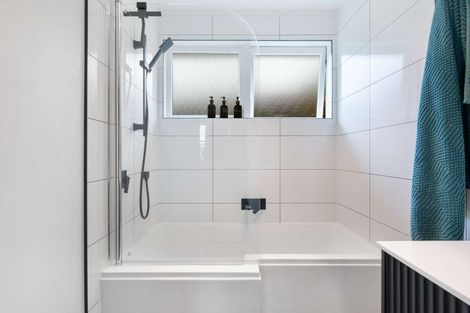 Photo of property in 14 View Street, Maungaturoto, 0520