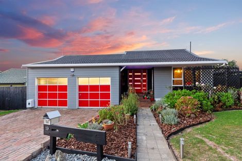 Photo of property in 19 Mercury Way, Whitby, Porirua, 5024