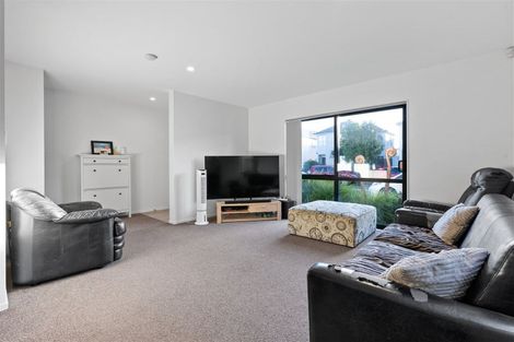 Photo of property in 37 Treestump Road, Takanini, 2112