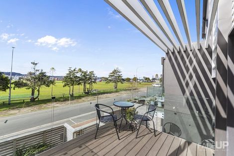 Photo of property in 14 Memorial Park Lane, Hobsonville, Auckland, 0618