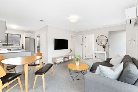 Photo of property in 1/20 Gladys Avenue, Glenfield, Auckland, 0629