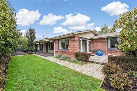 Photo of property in 17 Braithwaite Street, Ilam, Christchurch, 8041