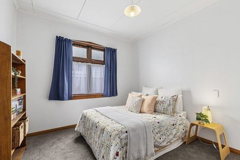 Photo of property in 94 Endeavour Street, Lyall Bay, Wellington, 6022