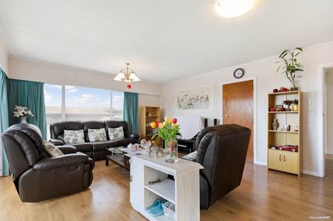 Photo of property in 16 Glendhu Road, Bayview, Auckland, 0629