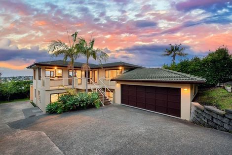 Photo of property in 2/19a Seaview Road, Castor Bay, Auckland, 0620