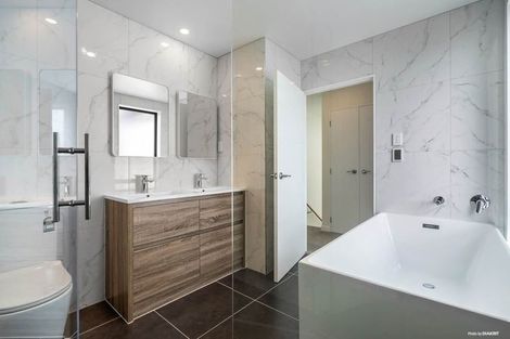 Photo of property in 24 Stephen Avenue, Henderson, Auckland, 0610