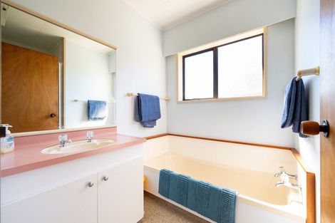 Photo of property in 8 Padfield Place, Havelock North, 4130