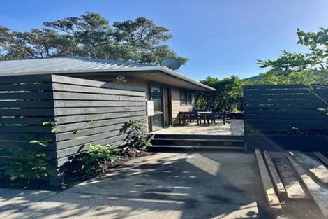 Photo of property in 21a Fraser Road, Narrow Neck, Auckland, 0624