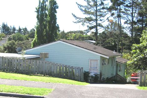 Photo of property in 12 Cecil Beatt Place, West Harbour, Auckland, 0618