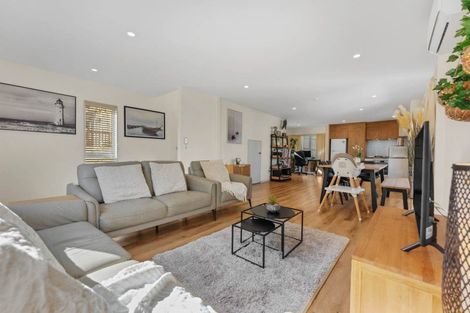 Photo of property in 45c Rangeview Road, Sunnyvale, Auckland, 0612