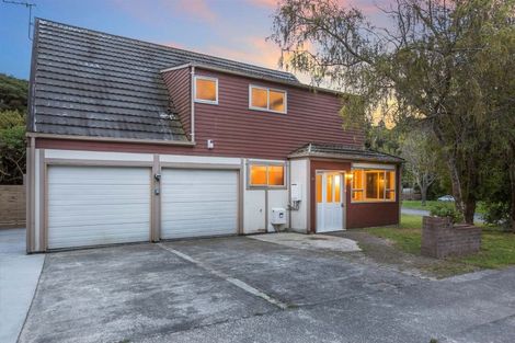 Photo of property in 19 Solander Place, Whitby, Porirua, 5024