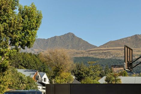 Photo of property in 8 Kawarau Place, Frankton, Queenstown, 9300