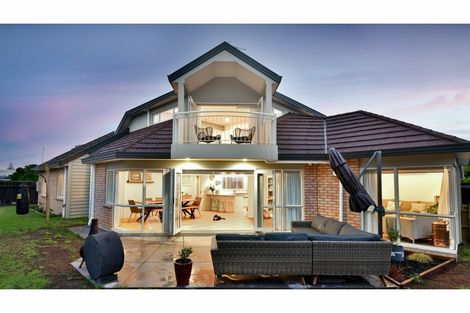 Photo of property in 168 Centreway Road, Orewa, 0931