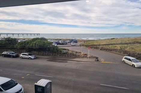 Photo of property in 8/231 Marine Parade, Seatoun, Wellington, 6022