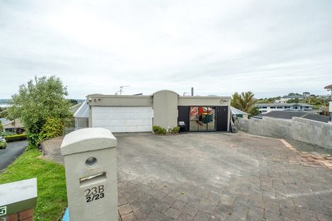 Photo of property in 1/23 Bernleigh Terrace, West Harbour, Auckland, 0618