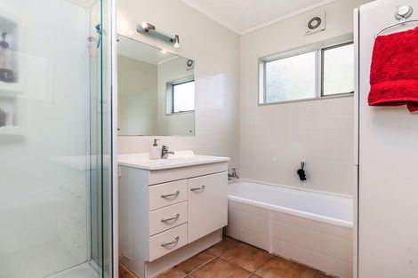 Photo of property in 5/40 Radiata Lane, Chatswood, Auckland, 0626