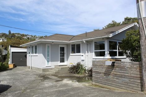 Photo of property in 2 Warren Street, Paparangi, Wellington, 6037