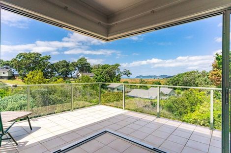 Photo of property in 689 Cove Road, Waipu, 0582