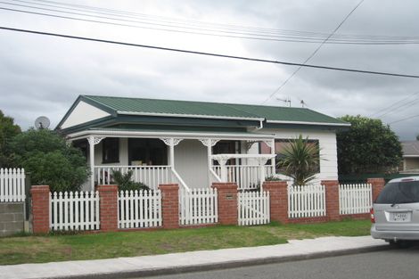 Photo of property in 4 Waikare Road, Raumati Beach, Paraparaumu, 5032