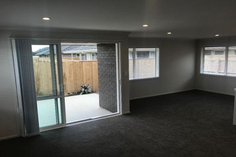 Photo of property in 27 Pohe Street, Waikanae, 5036