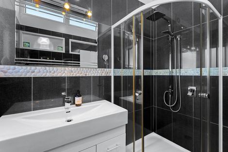 Photo of property in 34 Spinnaker Drive, Te Atatu Peninsula, Auckland, 0610