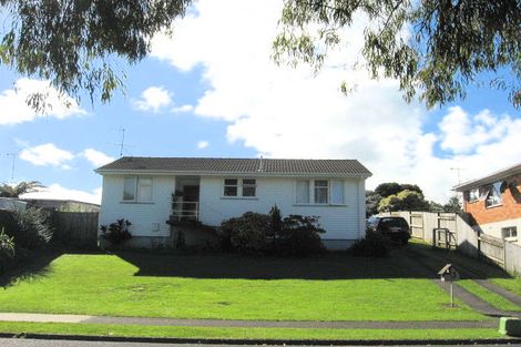 Photo of property in 3 Waikaremoana Place, Pakuranga Heights, Auckland, 2010