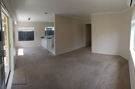 Photo of property in 27 Dan Tori Place, Orewa, 0931