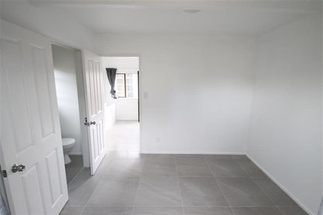 Photo of property in 22 Essex Street, Te Atatu South, Auckland, 0610