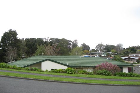Photo of property in 6 Redwood Crescent, Westown, New Plymouth, 4310