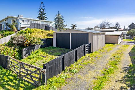 Photo of property in 218 Maunsell Road, Port Waikato, Tuakau, 2695