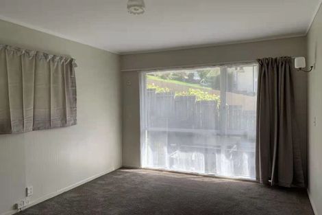 Photo of property in 28 Gretel Place, Hillcrest, Auckland, 0627