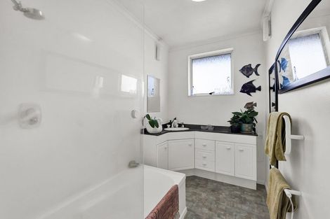 Photo of property in 28 Durham Avenue, Welbourn, New Plymouth, 4312