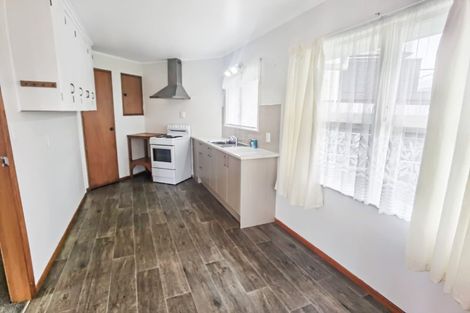 Photo of property in 50 Mcfadzean Drive, Blockhouse Bay, Auckland, 0600
