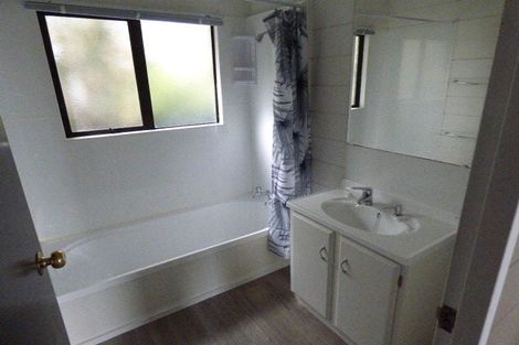 Photo of property in 2/17e Te Maru Place, Redwood, Christchurch, 8051