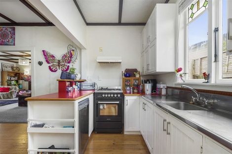 Photo of property in 117 Forest Lake Road, Forest Lake, Hamilton, 3200