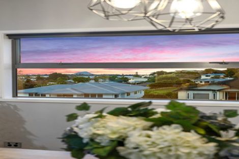 Photo of property in 111 Oteki Park Drive, Welcome Bay, Tauranga, 3112
