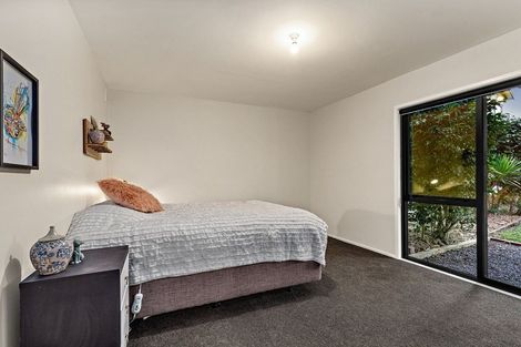 Photo of property in 1/22 Dawnhaven Drive, Te Atatu Peninsula, Auckland, 0610