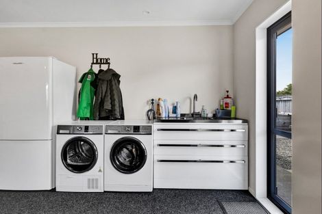 Photo of property in 38 Montague Grove, Stratford, 4332