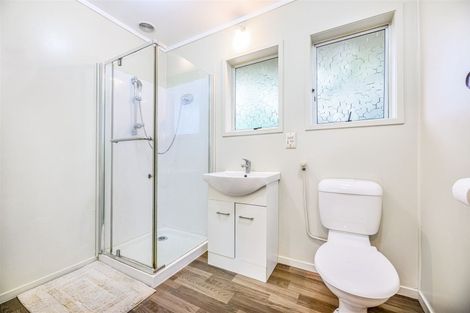 Photo of property in 2/69 Hepburn Road, Glendene, Auckland, 0602