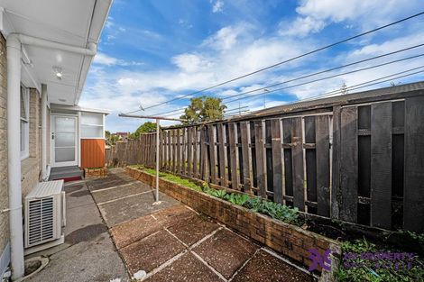 Photo of property in 2/17 Jenelin Road, Glendene, Auckland, 0602